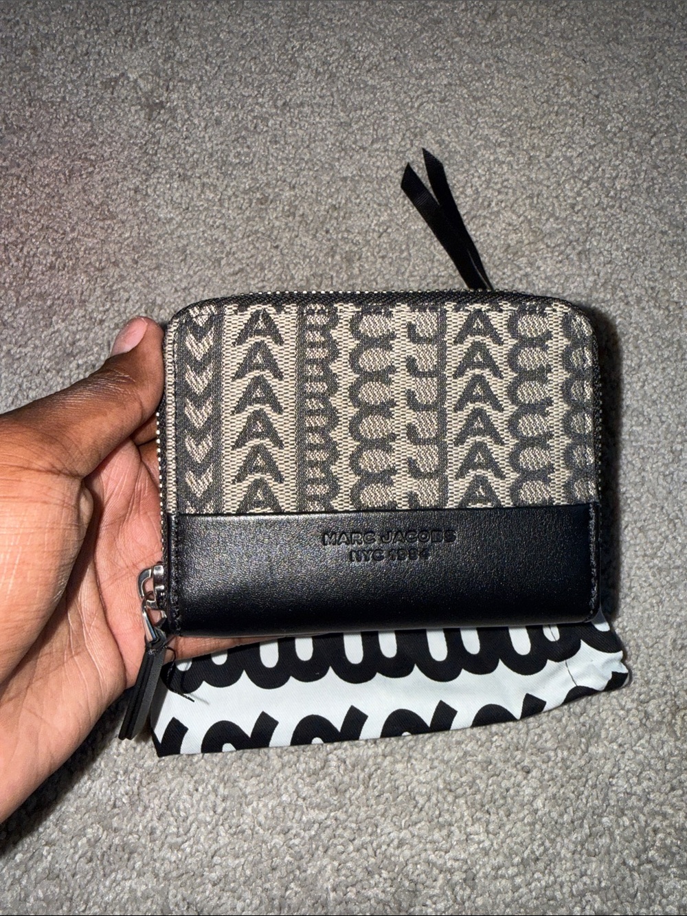 Marc Jacobs Beige and Black Patterned Zip Card Wallet